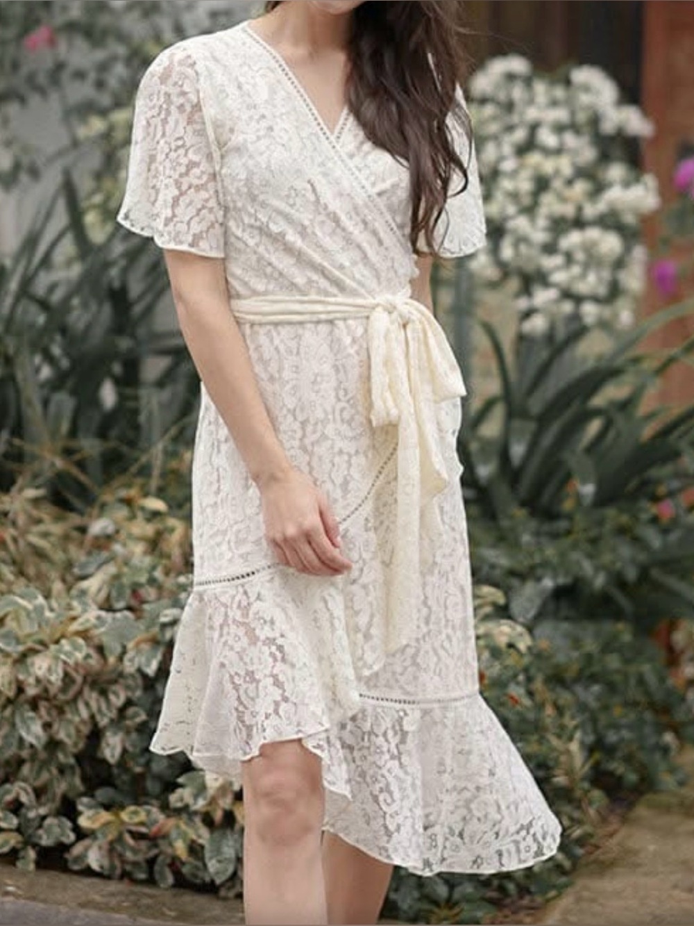 Lovely Lace Tie Wrapped Dress in Cream by the brand MDS Sz Small